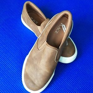 Boys Size 3 Shoes-Brown Leather
